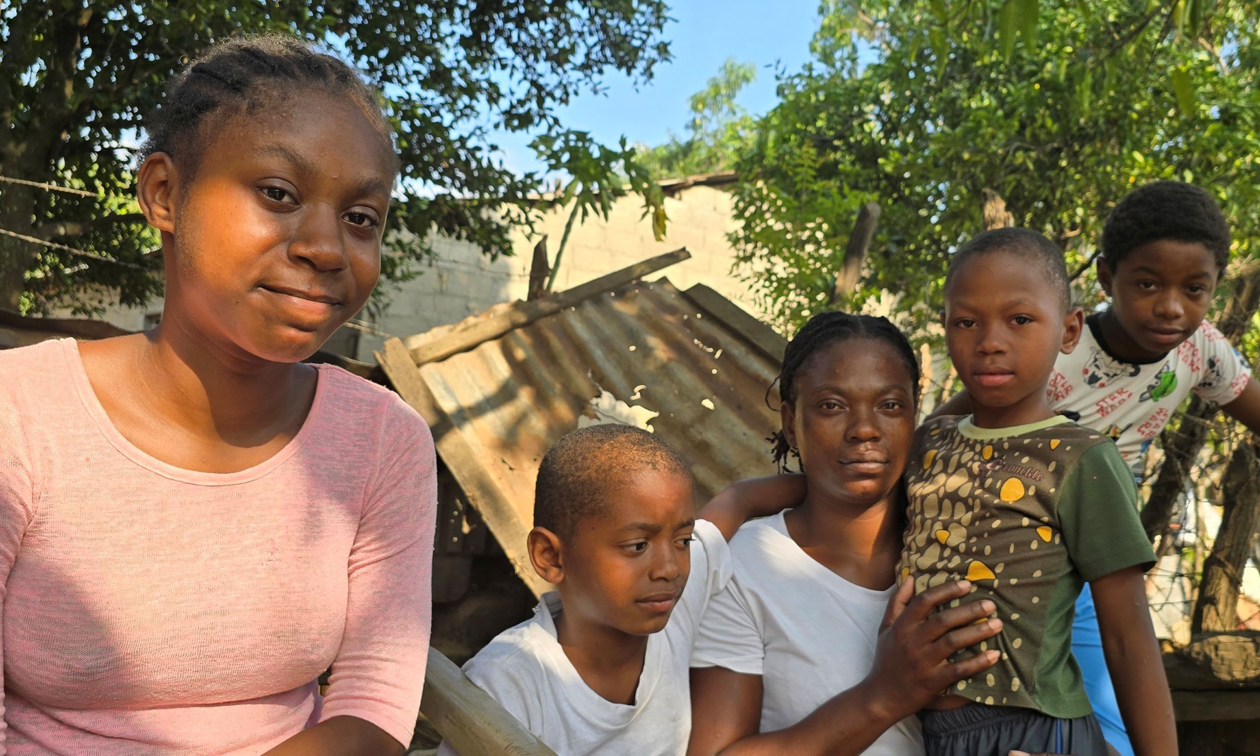 29-year-old Haitian mum with her four children, struggling to survive hunger in Dominican Republic