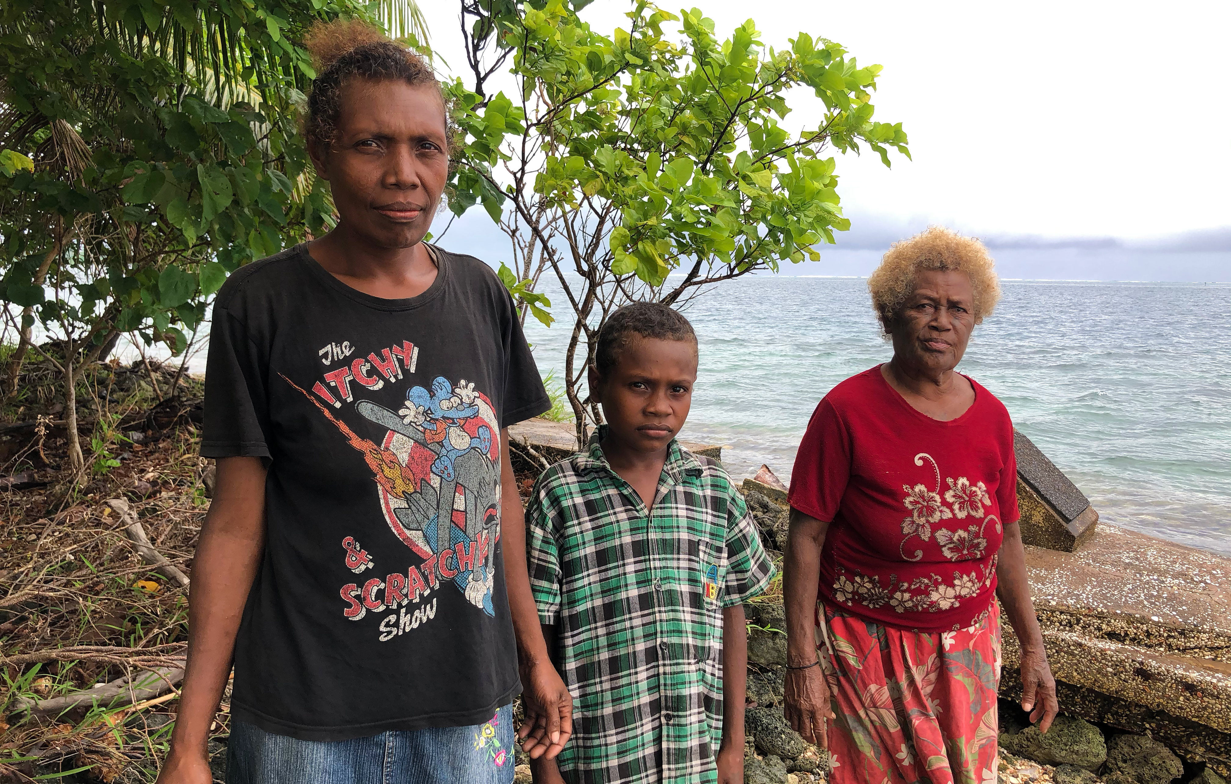 Три поколения семьи живут на Соломоновых островах, которые были бы их домом, если бы не изменение климата.