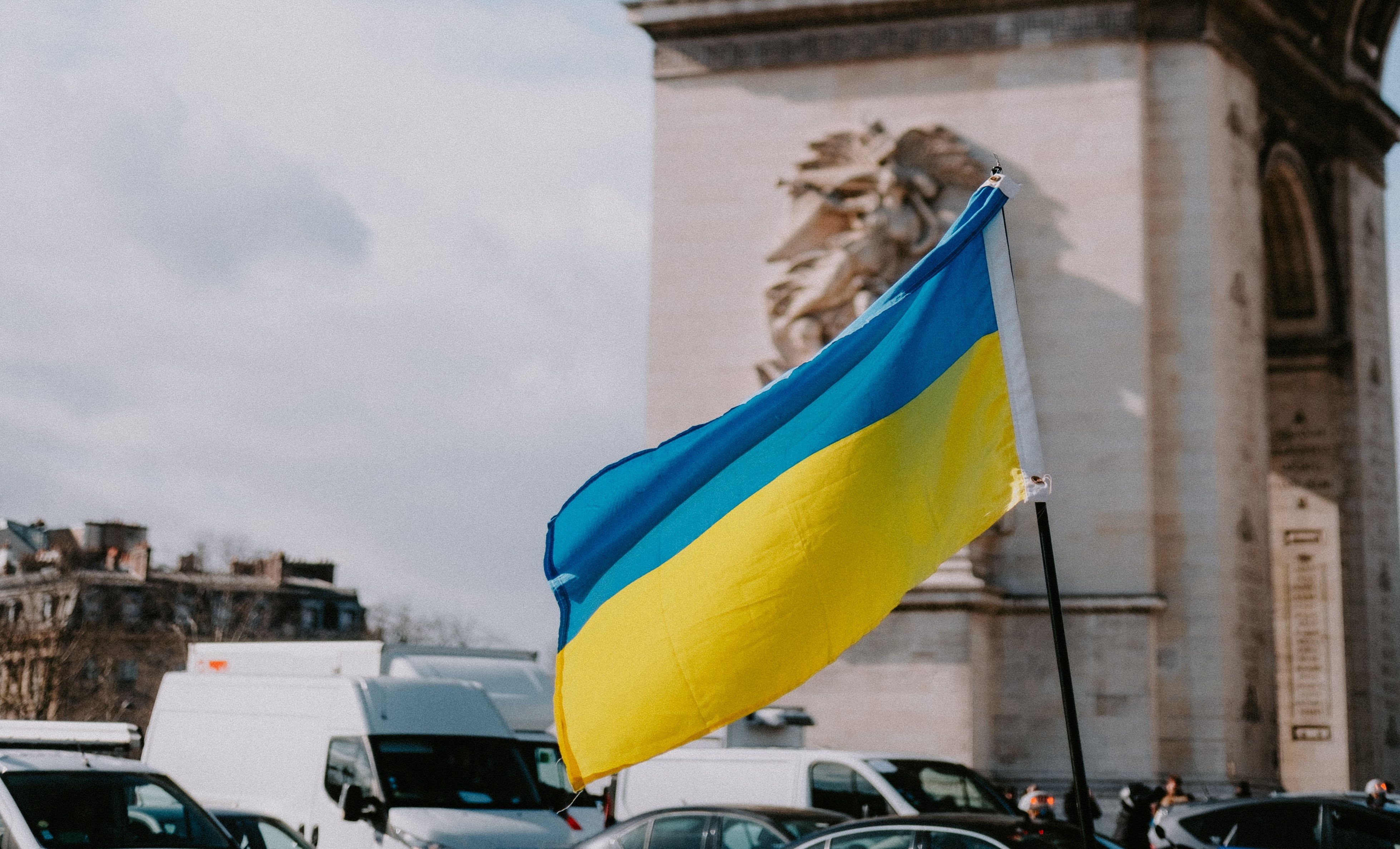 A Ukrainian flag. Photo by Mathias P.R. Reding from Pexels